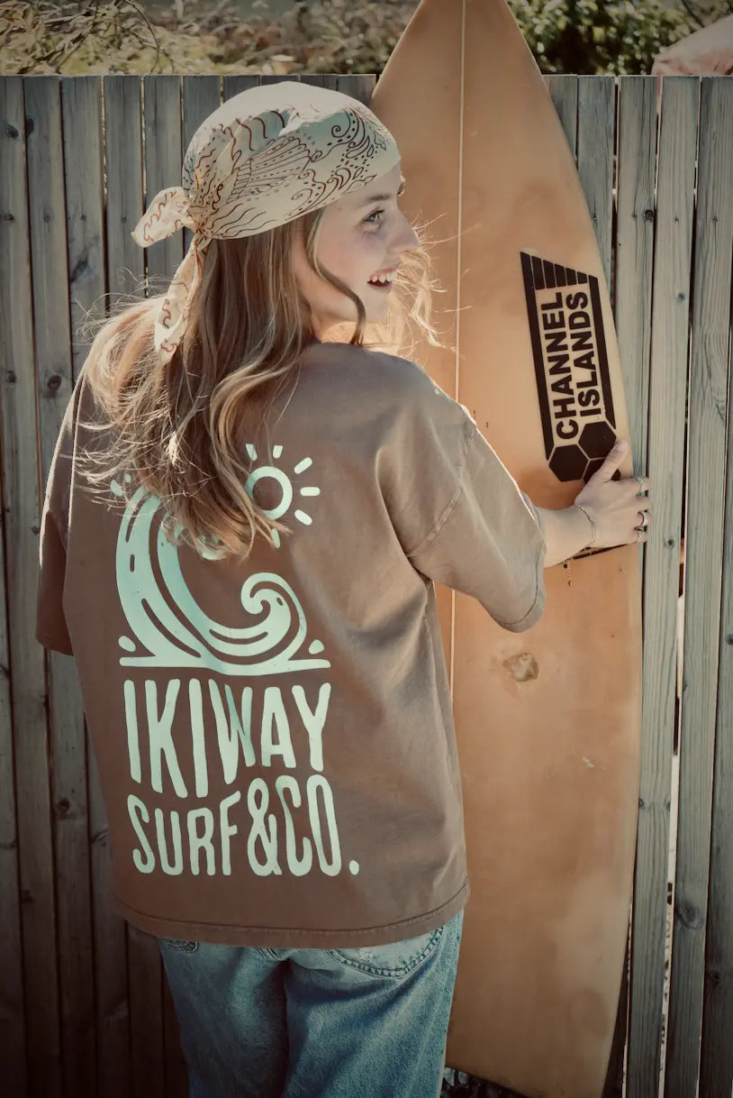 Surf & Co | T-Shirt — Vintage Tan ikiway